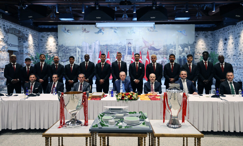 Cumhurbaşkanı Erdoğan, Galatasaray kadrosunu ağırladı – Birlik Haber Ajansı