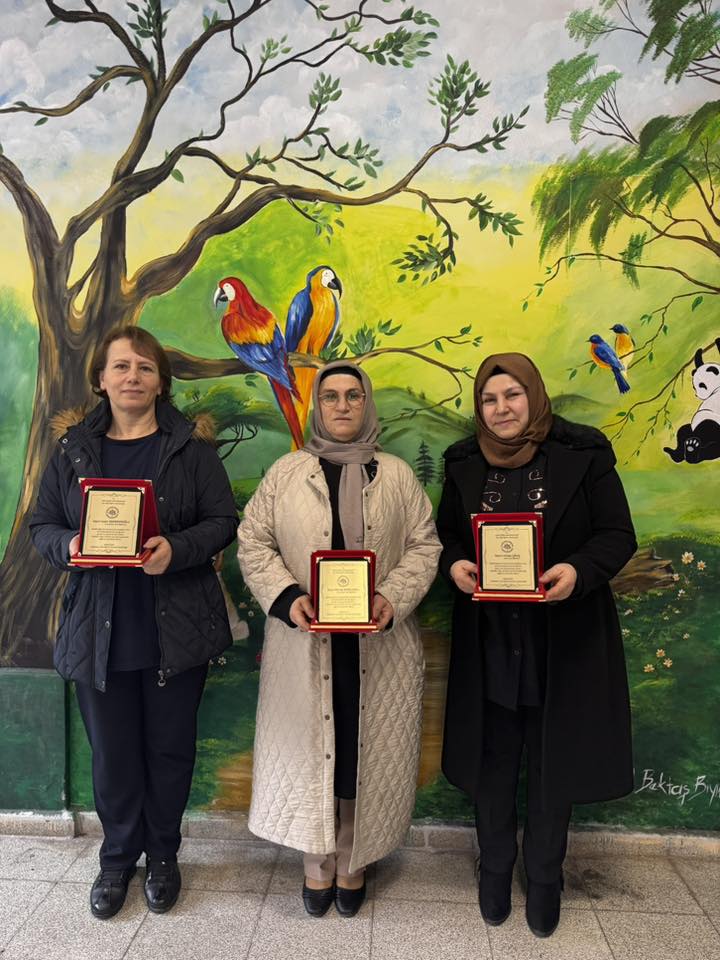 Emekliye ayrılan usta öğreticilere veda töreni düzenlendi – Birlik Haber Ajansı