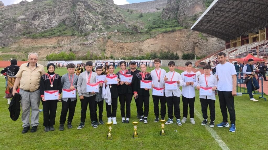 Trabzon Tonya Hoşarlı Ortaokulu’ndan okçuluk zaferi – Birlik Haber Ajansı