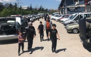 Isparta araba pazarı tıklım tıklım: Her hafta yoğun ilgi görüyor – Birlik Haber Ajansı