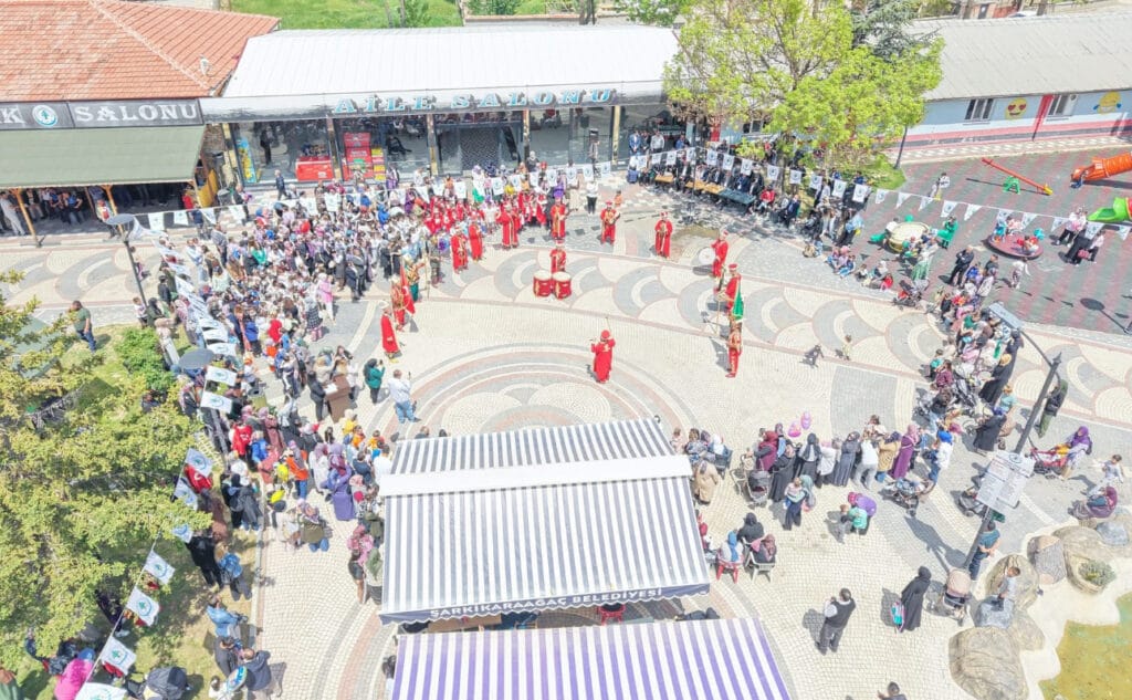 Şarkikaraağaç’ta 15 Mayıs çocuk şenliği coşkusu yaşandı!