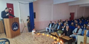 Mustafa Kaçıkoç Anadolu Lisesi’nde şiir ve türkü dinletisi – Birlik Haber Ajansı