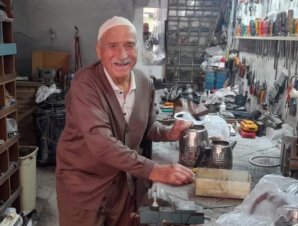 70 yıllık ustalık, 88 yaşında hâlâ tezgâh başında – Birlik Haber Ajansı