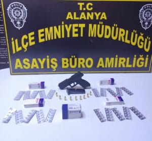 Alanya’da ruhsatsız tabanca ve uyuşturucu ele geçirildi – Birlik Haber Ajansı