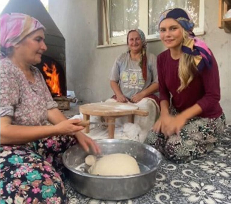 İsveçli Nicole Alanya’ya yerleşti, köy hayatıyla fenomen oldu! – Birlik Haber Ajansı