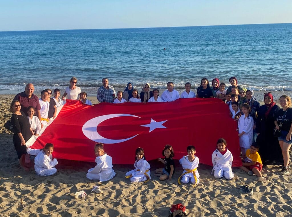 Alanya sahilde karate rüzgarı esti – Birlik Haber Ajansı