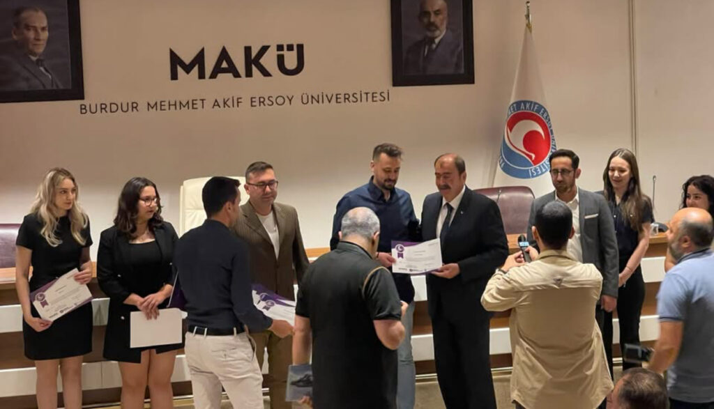 MAKÜ’de öğrencileri Ticaret Elçisi Sertifikası’nı Meçikoğlu’ndan aldı – Birlik Haber Ajansı