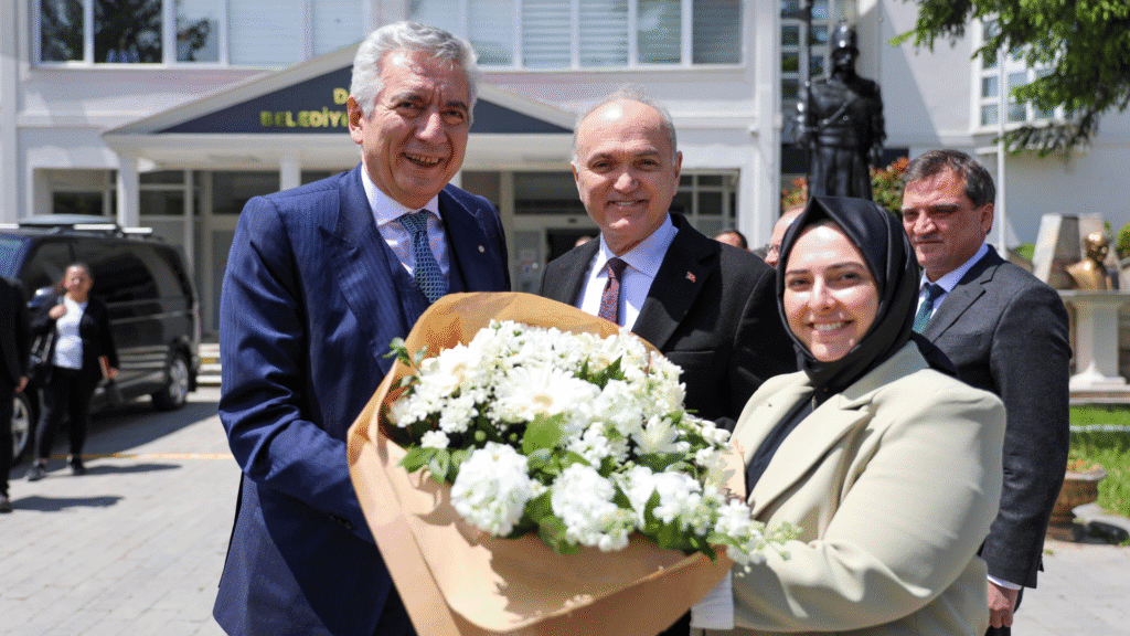 İSO Başkanı Erdal Bahçıvan, Düzce’de “Mobilya Kent” projesine tam destek verdi – Birlik Haber Ajansı