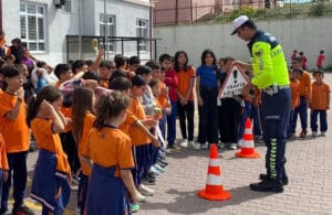 Jandarmadan öğrencilere trafik eğitim semineri – Birlik Haber Ajansı