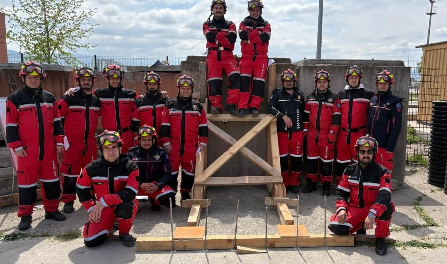 Kocaeli Büyükşehir İtfaiyesi’nden tahkimat ve iple erişim eğitimi – Birlik Haber Ajansı