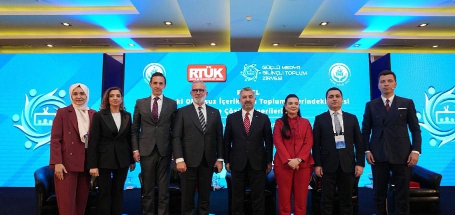 “Medyadaki Olumsuz İçeriklerin Toplum Üzerindeki Etkisi ve Çözüm Önerileri” Paneli Ankara’da gerçekleştirildi – Birlik Haber Ajansı