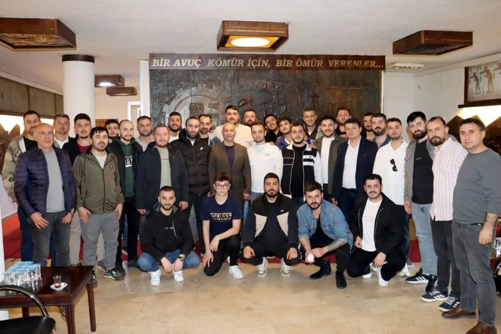 Üzülmez’de gruplu çalışan madencilerden Tayfun Demir’e ziyaret – Birlik Haber Ajansı