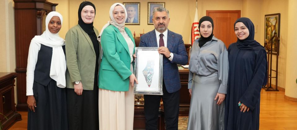 RTÜK Başkanı Şahin’e uluslararası öğrencilerden anlamlı ziyaret – Birlik Haber Ajansı