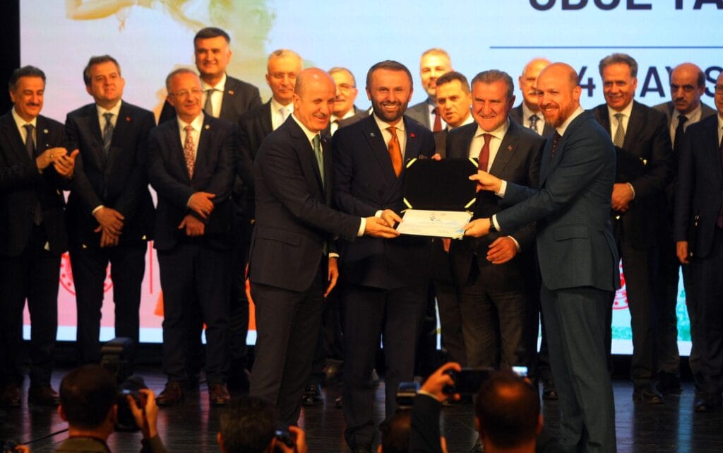 Bakan Osman Aşkın Bak: Üniversiteler sporun merkezi olmalı – Birlik Haber Ajansı