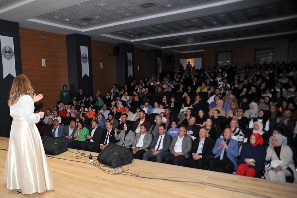 Trabzon’da Türk Halk Müziği Korosu konseri gönüllerin pasını sildi – Birlik Haber Ajansı