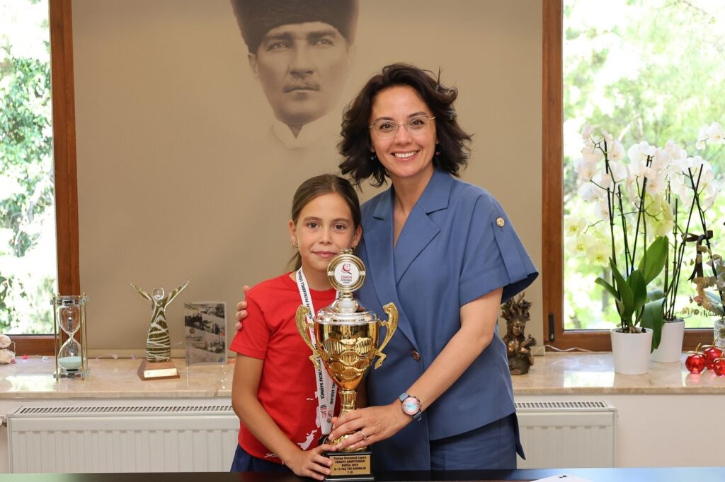 Menteşe’nin gururu Ada Sarıgül Türkiye Pickleball Şampiyonu oldu! – Birlik Haber Ajansı