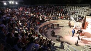 İzmir Efes Amfi Tiyatro,’ta sanat ve dayanışma – Birlik Haber Ajansı