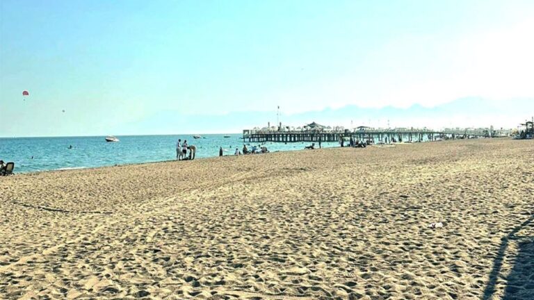 Antalya Aksu’da sahil temizliği çalışmaları sürüyor – Birlik Haber Ajansı