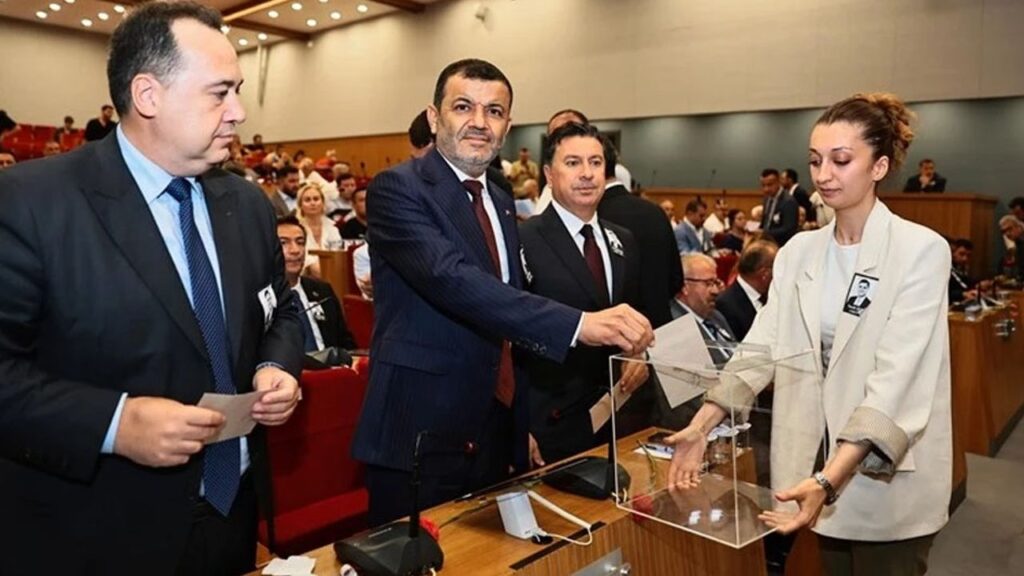 Ege Belediyeler Birliği’nin yeni Başkanı Bülent Nuri Çavuşoğlu – Birlik Haber Ajansı