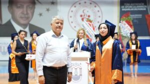 Seydikemer AK Parti İlçe Başkanı Ali Büklü, mezuniyet coşkusuna ortak oldu – Birlik Haber Ajansı