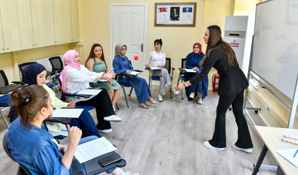 ABB’nin “Kişisel Gelişim Merkezi” gençlerin gözde durağı oldu – Birlik Haber Ajansı