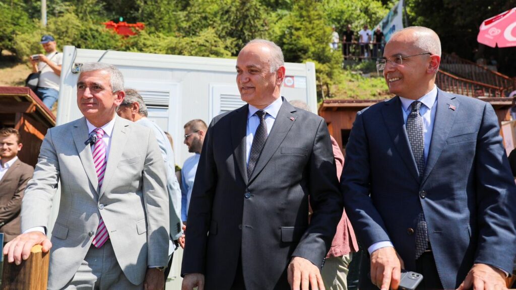 Akçakoca Ceneviz Kale Plajı’na Mavi Bayrak çekildi – Birlik Haber Ajansı