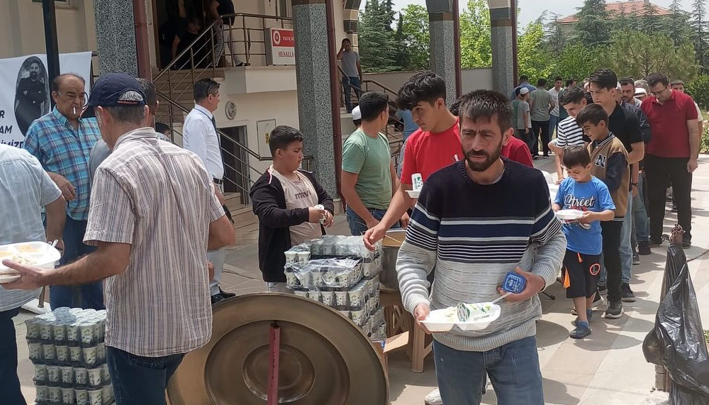 Türk Eğitim-Sen’den vefa örneği: Vefat eden öğretmenler için mevlid düzenlendi – Birlik Haber Ajansı