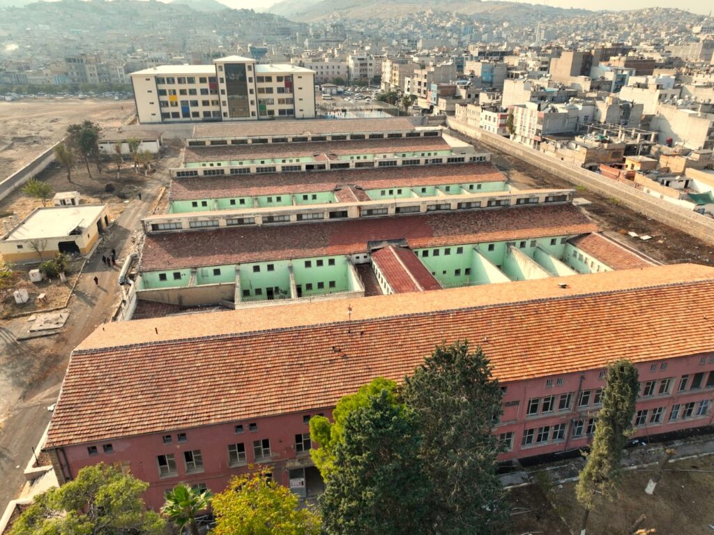 Eyyübiye’de tarihi gün: Eski cezaevi yıkılıyor – Birlik Haber Ajansı