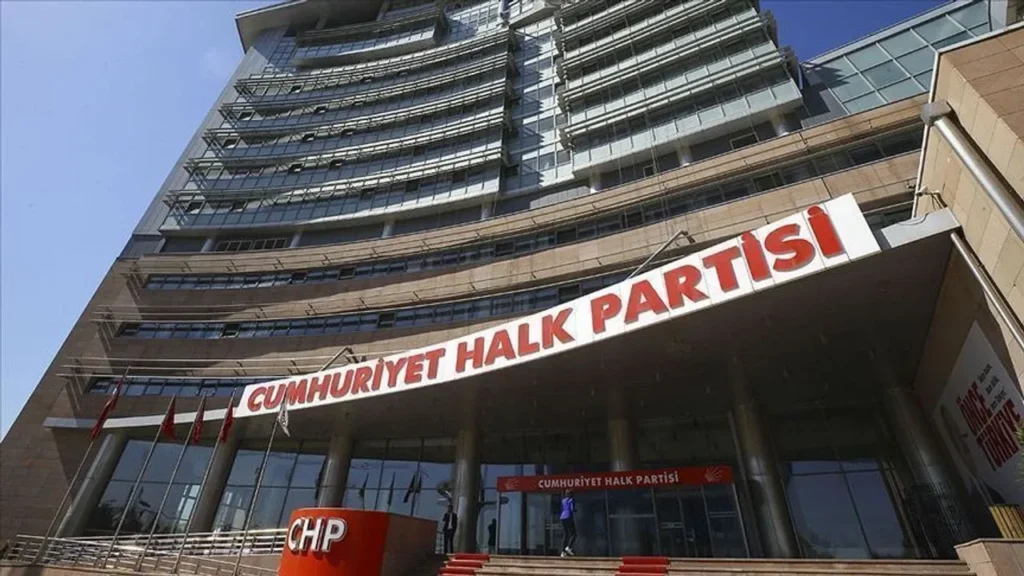 CHP’nin Kurultay davası ertelendi