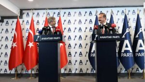 Ağıralioğlu, Davutoğlu ile biraraya geldi: “PKK’ya nezaket, millete serzeniş” – Birlik Haber Ajansı