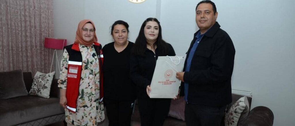 Kars Sosyal Hizmetler İl Müdürü Tosunoğlu’ndan Babalar Günü’nde anlamlı ziyaret – Birlik Haber Ajansı