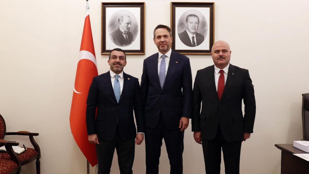 Enerji ve Tabii Kaynaklar Bakanı Alparslan Bayraktar’a Kars Milletvekili Çalkın ve İl Başkanı Sancar’dan ziyaret – Birlik Haber Ajansı
