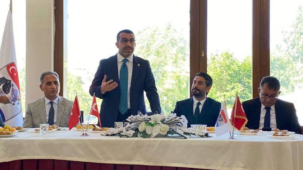 Kars’ta büyükbaş hayvan kimliklendirme çalışmaları değerlendirildi – Birlik Haber Ajansı