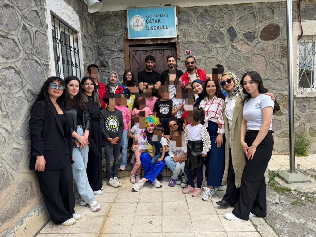 Gençiyilik Kulübü’nden Karne ve Bayram öncesi anlamlı hediye dağıtımı – Birlik Haber Ajansı