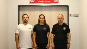 Milli Güreşçi Buse Tosun Çavuşoğlu’ndan Yalova İl Emniyet Müdürü Ümit Bitirik’e ziyaret – Birlik Haber Ajansı