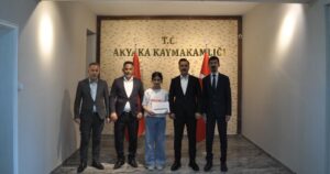 Akyaka Kaymakamı İsmail Demirtaş’tan Türkiye ikincisi öğrenciye ödül – Birlik Haber Ajansı