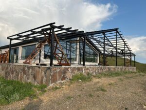 Susuz Şelale Kafe Restoran’da iyileştirme ve cam balkon çalışmaları başladı – Birlik Haber Ajansı
