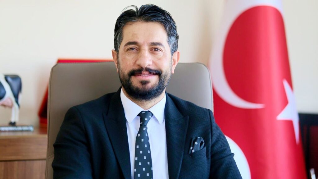 Kars Damızlık ve Sığır Yetiştiricileri Birliği Başkanı Eren Alp, “Tatilde Bol Bol Kitap Okuyun” – Birlik Haber Ajansı