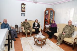 Orgeneral Bayraktaroğlu’ndan Amasya’da şehit ve gazi ailelerine bayram ziyareti – Birlik Haber Ajansı