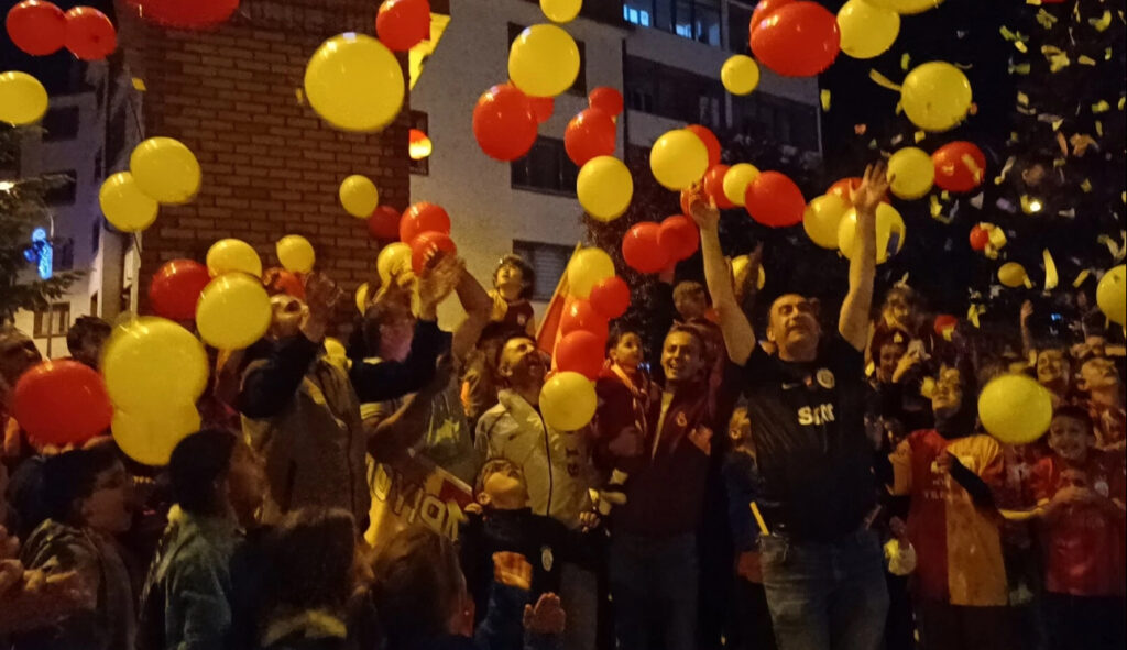 Bilecik Pazaryeri’nde şampiyonluk coşkusu gökyüzüne taşındı – Birlik Haber Ajansı