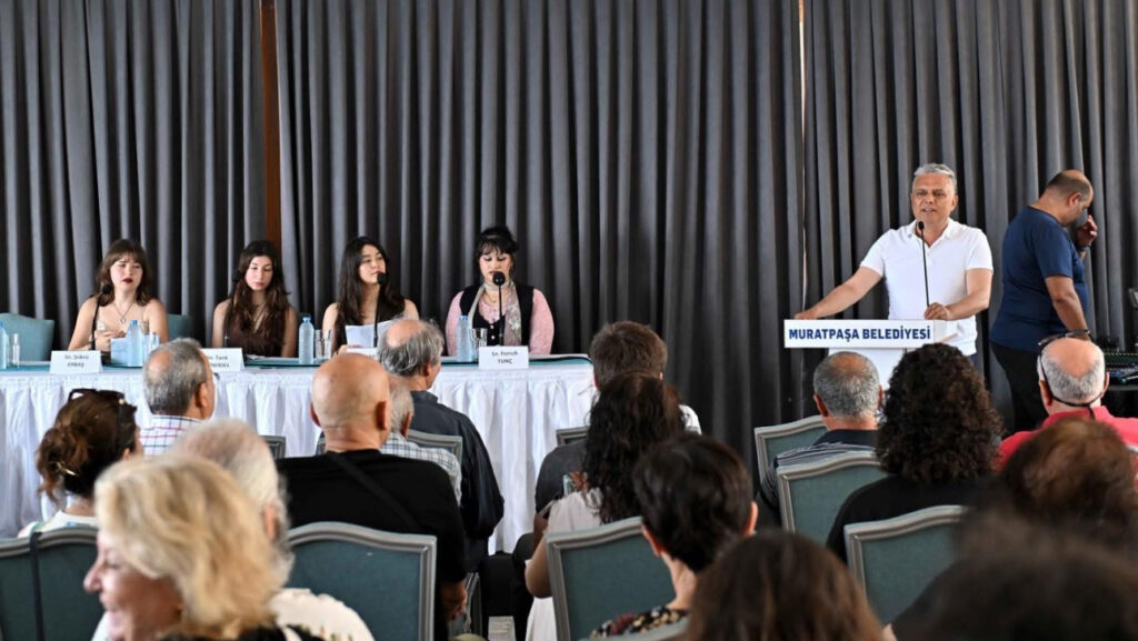 Muratpaşa’da şiirle direniş