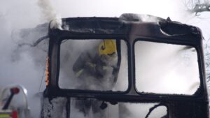 İETT otobüsü alevlere teslim oldu