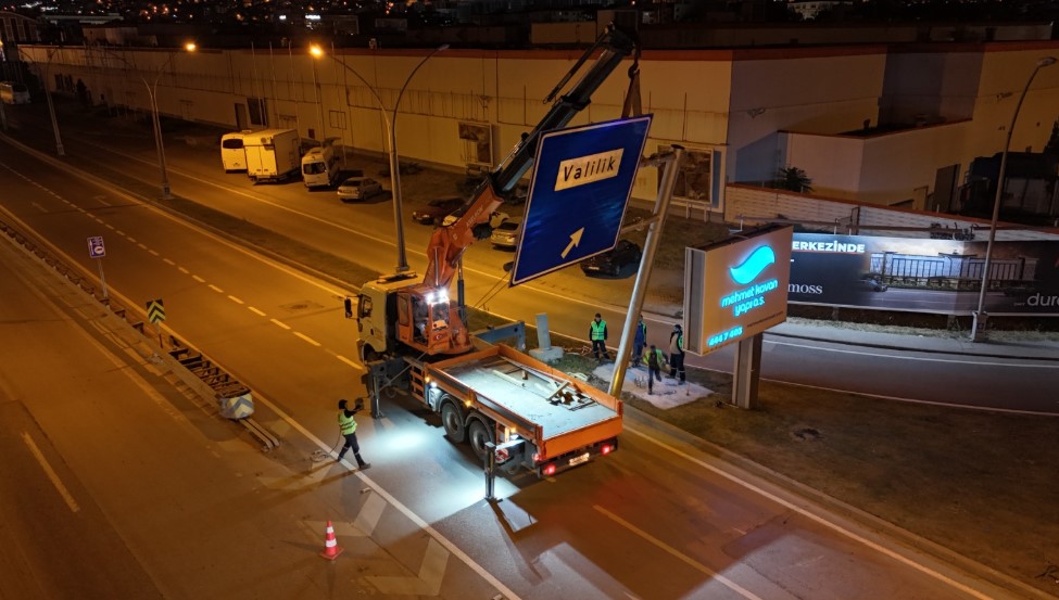 L tipi levhalar, trafik akışını rahatlatıyor – Birlik Haber Ajansı