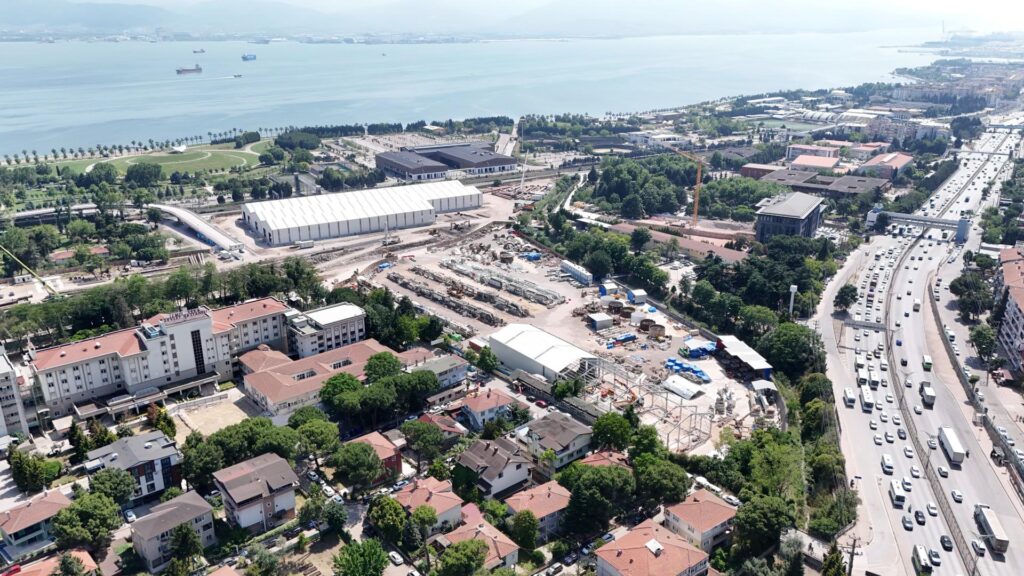 Körfezray’da raylar İzmit’e doğru uzanıyor