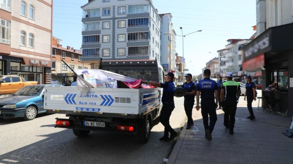 Ordu Büyükşehir zabıta kaldırım işgaline göz açtırmıyor – Birlik Haber Ajansı