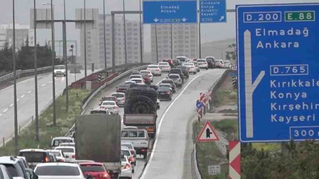 Bayram tatilinden dönüş başladı: Yollarda yoğunluk artıyor – Birlik Haber Ajansı