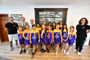 Muğla Şampiyonu Fethiye Boğaları Fethiye Belediyesi’ni ziyaret ettiler – Birlik Haber Ajansı