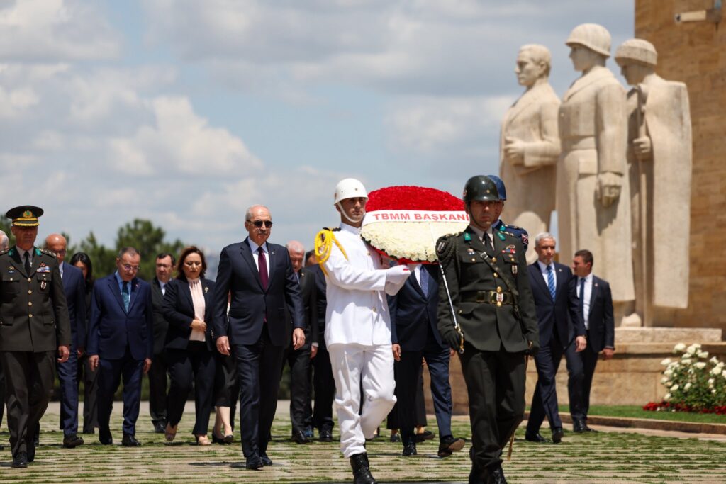 TBMM Başkanı Numan Kurtulmuş ve Başkanlık Divanı, Anıtkabir’i ziyaret etti – Birlik Haber Ajansı