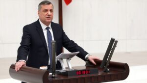 CHP’li Özgür Ceylan, MEB’in kontenjan kararını meclise taşıyor – Birlik Haber Ajansı