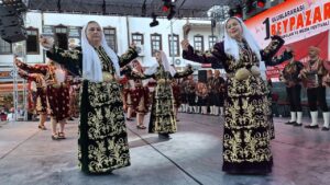 Sıcak havalara rağmen Beypazarı’nda turizm hareketliliği sürüyor – Birlik Haber Ajansı